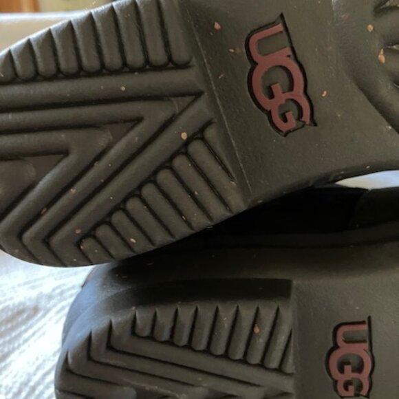 Nice Pair of UGG waterproof boots - Picture 10 of 13